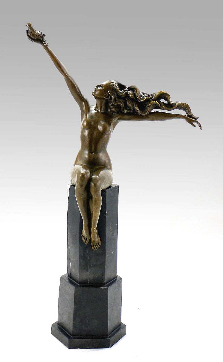 Amedeo Gennarelli Art Deco Sculpture "The Carrier Pigeon" Signed Amedeo Gennarelli Art Deco Figurines