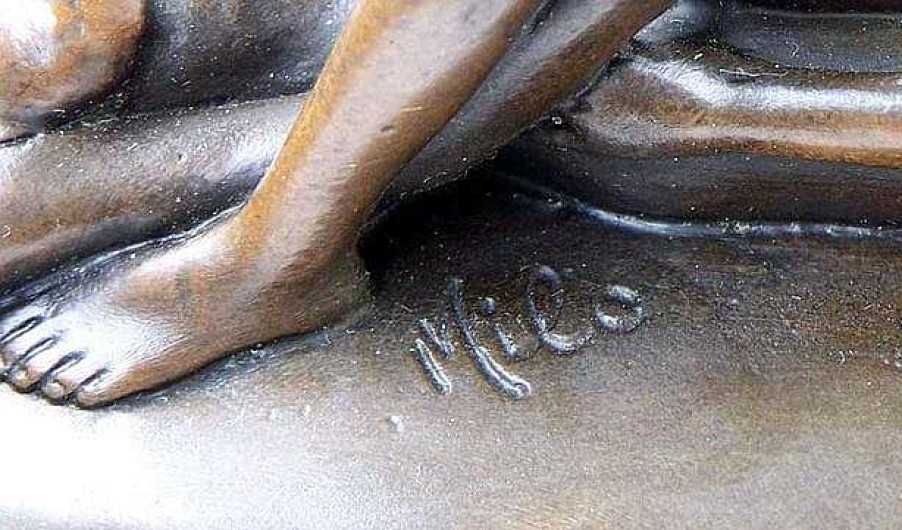 Miguel Fernando Lopez (Milo) Erotic Bronze Tin - The Lesbian Couple, After Milo, Signed Erotic Nudes - Vienna Bronze